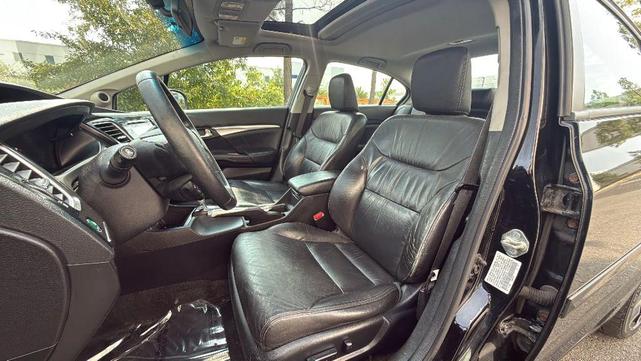 Photo of 2014 Black Honda Civic