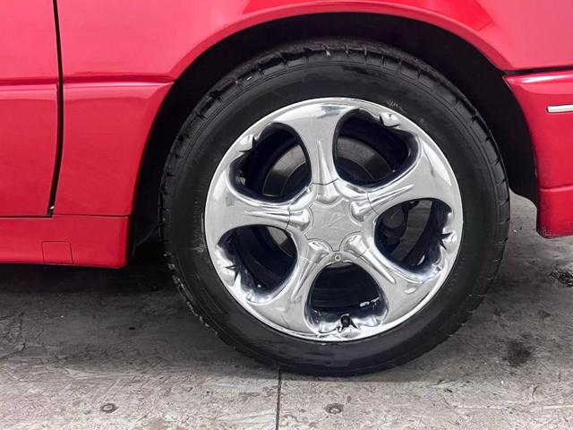 Photo of 1990 Red Mercedes-Benz SL-Class