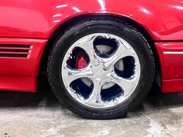 Photo of 1990 Red Mercedes-Benz SL-Class