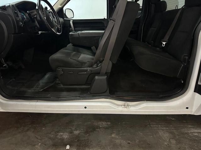 Photo of 2012 White Chevrolet Silverado 1500