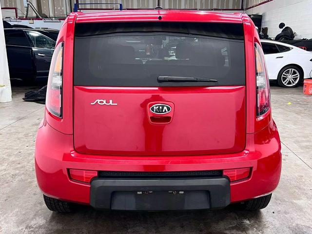 Photo of 2011 Red Kia Soul
