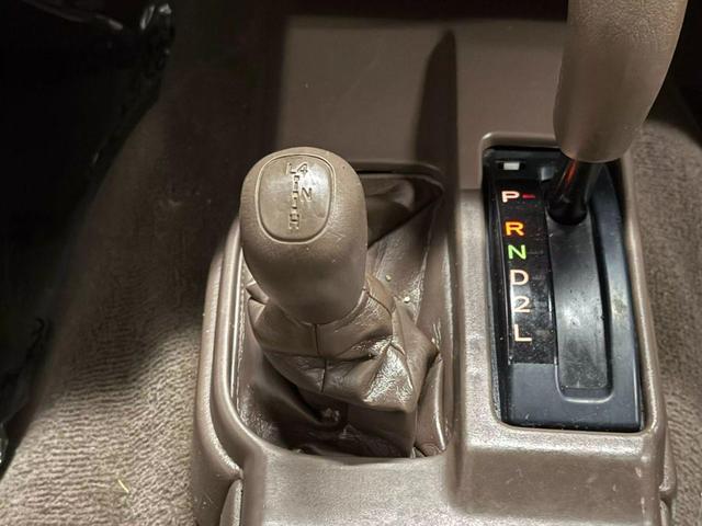Photo of 2003 Green Toyota Tacoma
