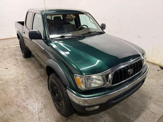 Photo of 2003 Green Toyota Tacoma