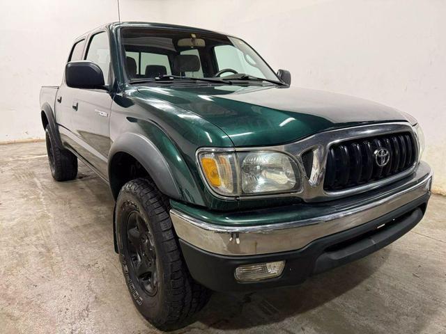 Photo of 2003 Green Toyota Tacoma