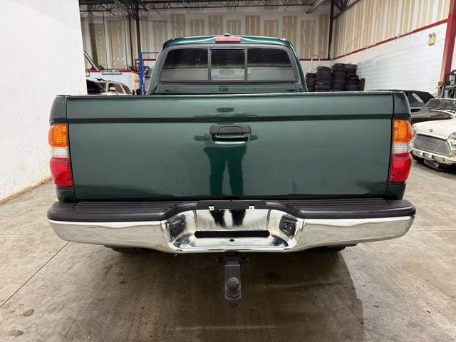 Photo of 2003 Green Toyota Tacoma