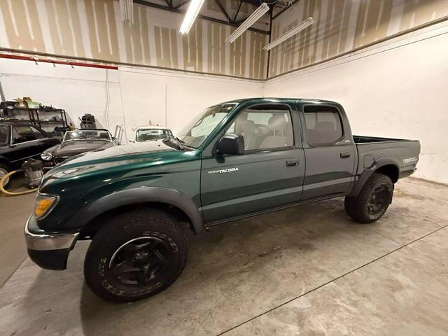Photo of 2003 Green Toyota Tacoma