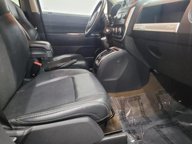 Photo of 2016 Gray Jeep Compass