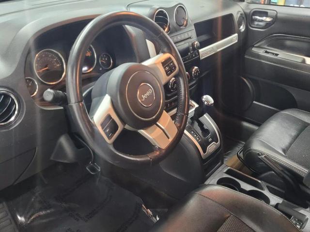 Photo of 2016 Gray Jeep Compass