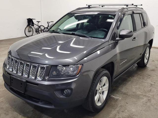 Photo of 2016 Gray Jeep Compass