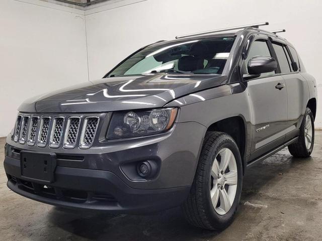 Photo of 2016 Gray Jeep Compass