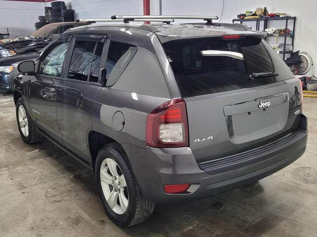 Photo of 2016 Gray Jeep Compass