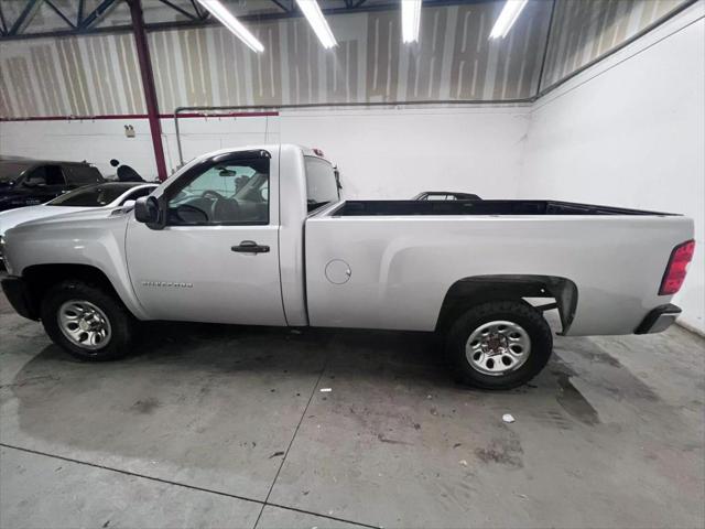 Photo of 2011 Silver Chevrolet Silverado 1500