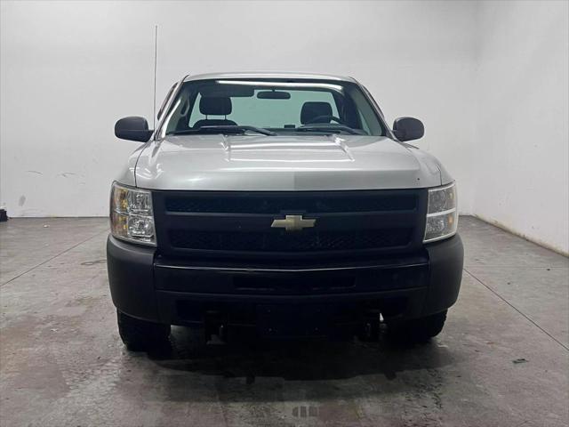 Photo of 2011 Silver Chevrolet Silverado 1500