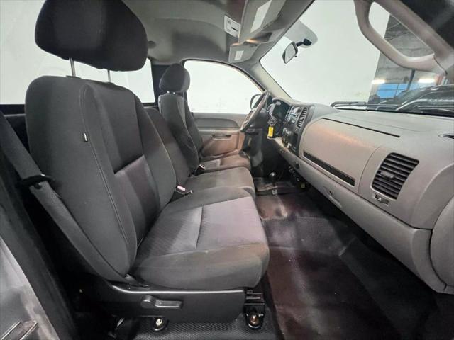 Photo of 2011 Silver Chevrolet Silverado 1500