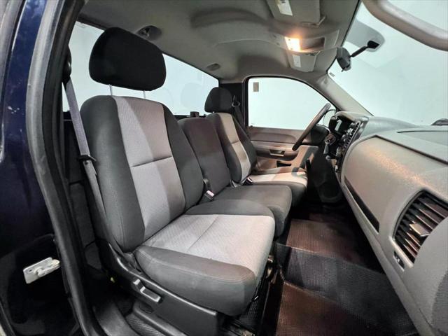Photo of 2008 Blue Chevrolet Silverado 1500