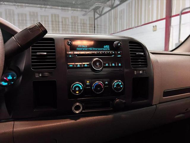 Photo of 2008 Blue Chevrolet Silverado 1500