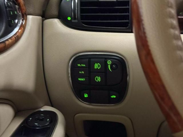 Photo of 2004 Silver Jaguar XJ