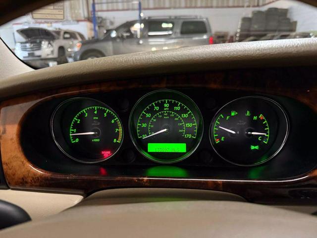 Photo of 2004 Silver Jaguar XJ