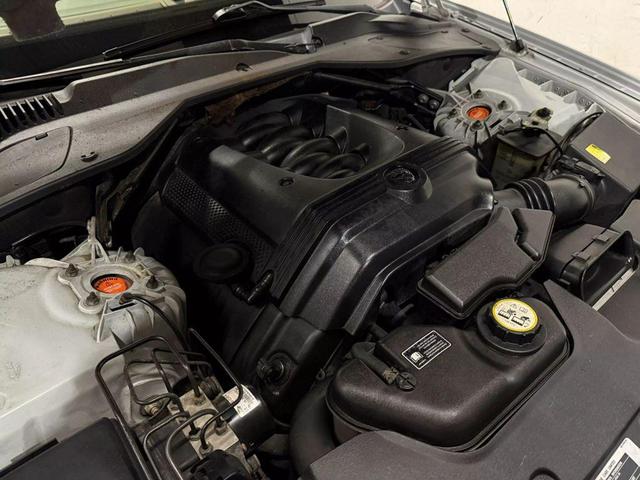 Photo of 2004 Silver Jaguar XJ