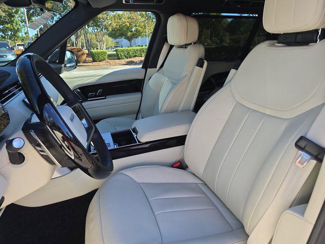 Photo of 2025 Fuji White Land Rover Range Rover