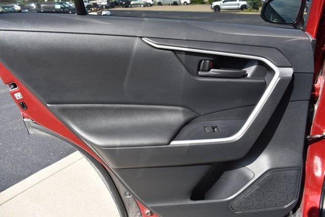 Photo of 2019 Ruby Flare Pearl Toyota RAV4