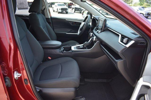 Photo of 2019 Ruby Flare Pearl Toyota RAV4