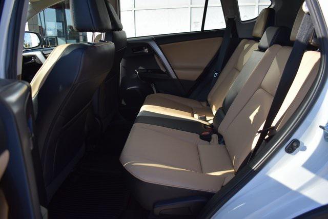Photo of 2017 Blizzard Pearl Toyota RAV4