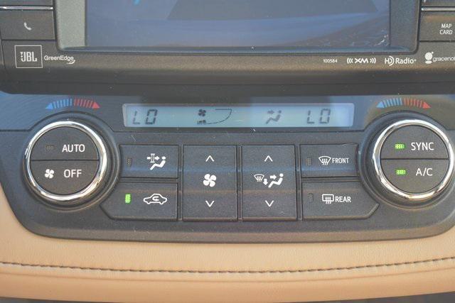 Photo of 2017 Blizzard Pearl Toyota RAV4