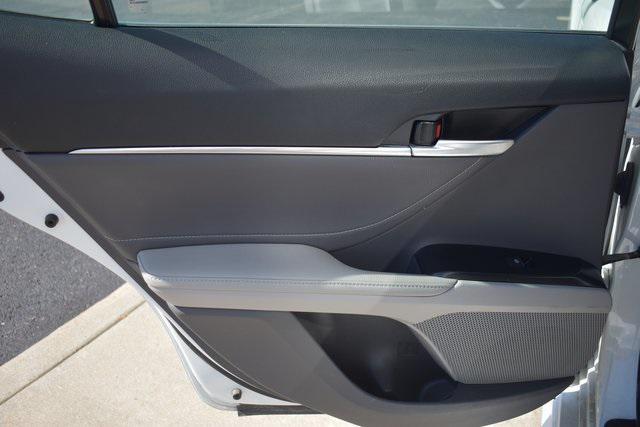 Photo of 2018 White Toyota Camry