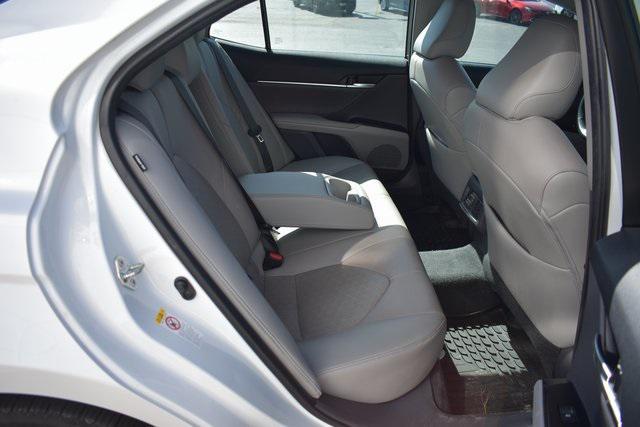 Photo of 2018 White Toyota Camry