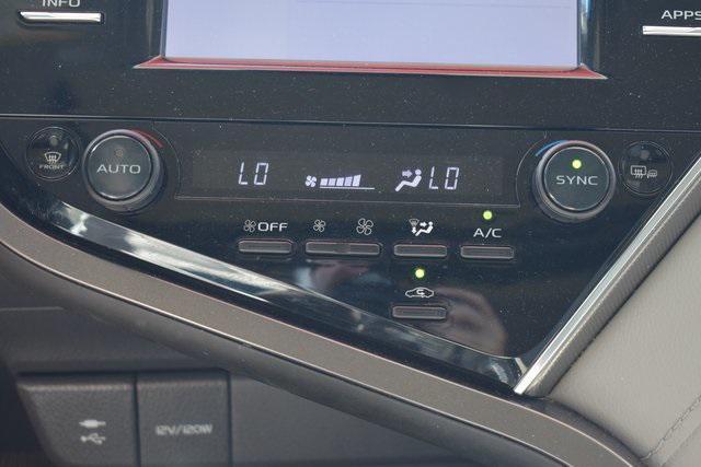 Photo of 2018 White Toyota Camry