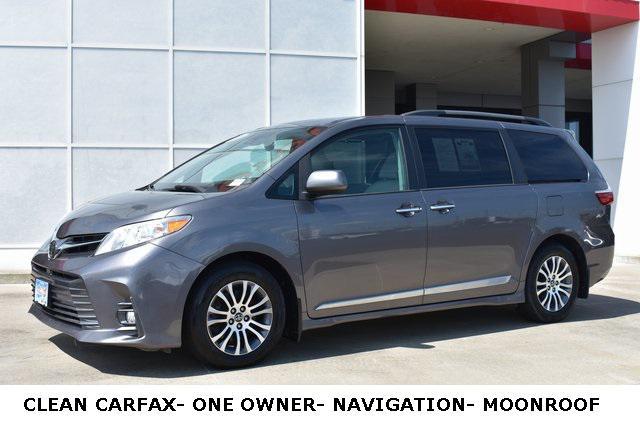 Photo of 2018 Predawn Gray Mica Toyota Sienna