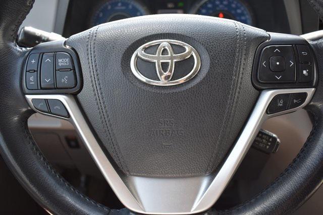 Photo of 2018 Predawn Gray Mica Toyota Sienna