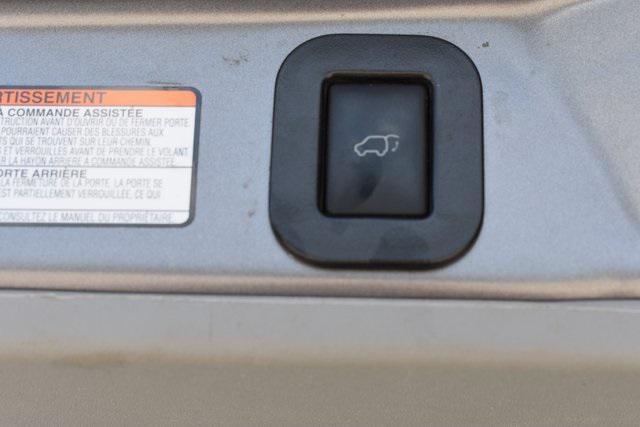 Photo of 2018 Predawn Gray Mica Toyota Sienna