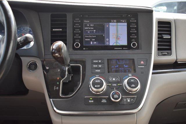 Photo of 2018 Predawn Gray Mica Toyota Sienna