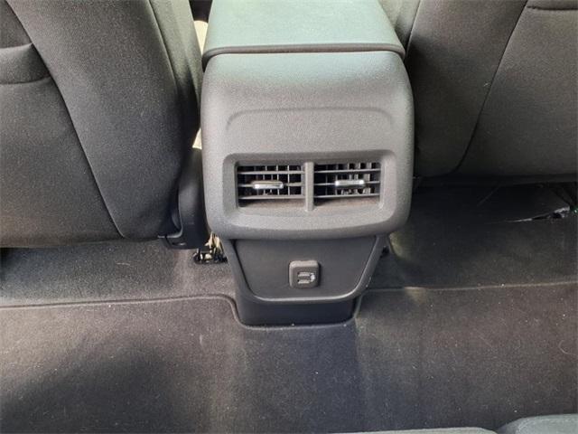 Photo of 2020 Silver Ice Metallic Chevrolet Equinox