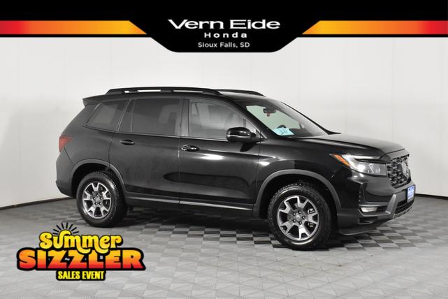 Photo of 2023 Crystal Black Pearl Honda Passport