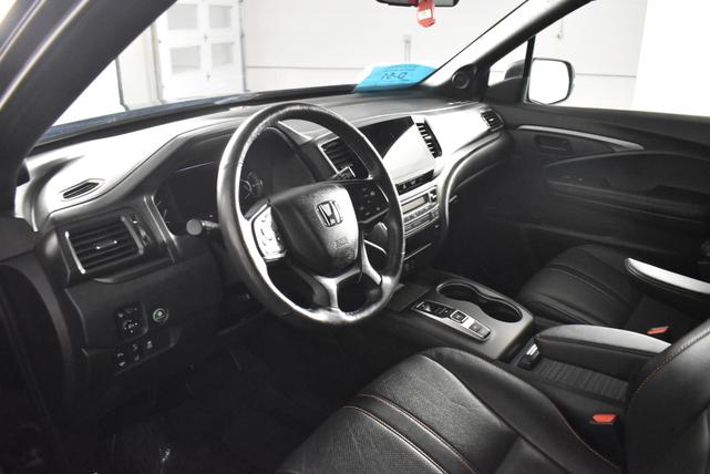Photo of 2023 Crystal Black Pearl Honda Passport