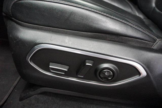 Photo of 2023 Baltic Gray Metallic Clearcoat Jeep Wagoneer