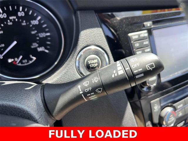 Photo of 2016 Midnight Jade Nissan Rogue