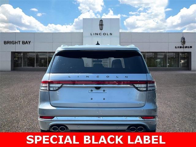 Photo of 2022 Silver Radiance Metallic Lincoln Aviator