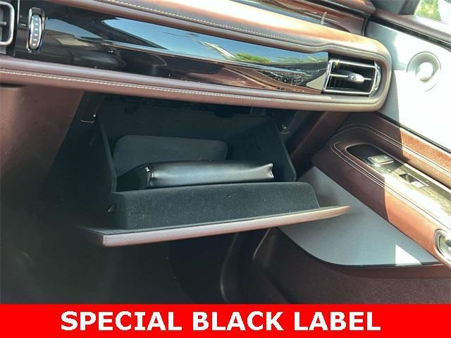 Photo of 2022 Silver Radiance Metallic Lincoln Aviator