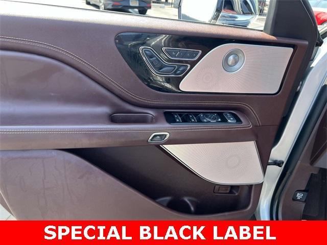 Photo of 2022 Silver Radiance Metallic Lincoln Aviator