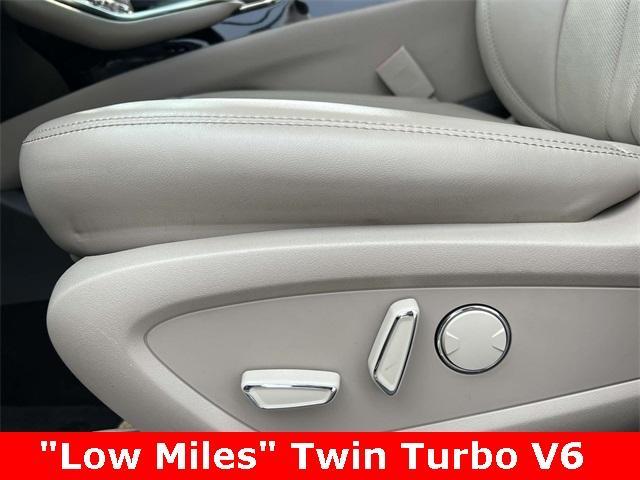 Photo of 2022 Ceramic Pearl Metallic Tinted Clearcoat Lincoln Nautilus