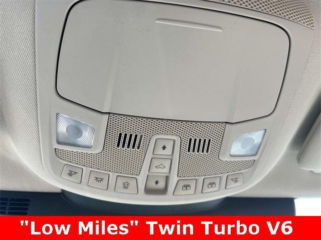 Photo of 2022 Ceramic Pearl Metallic Tinted Clearcoat Lincoln Nautilus