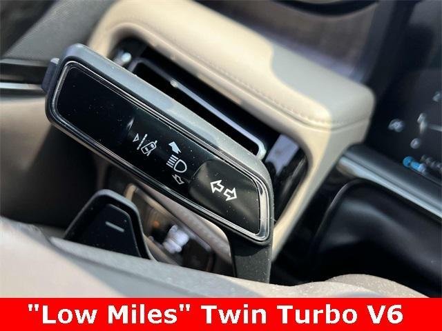Photo of 2022 Ceramic Pearl Metallic Tinted Clearcoat Lincoln Nautilus