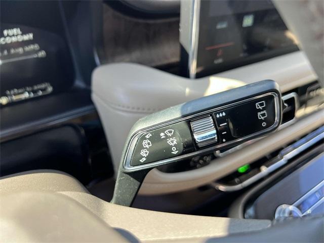 Photo of 2021 Pristine White Lincoln Nautilus