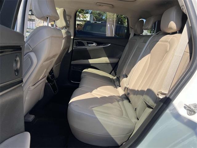Photo of 2021 Pristine White Lincoln Nautilus
