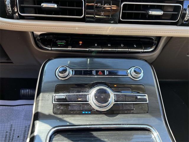 Photo of 2021 Pristine White Lincoln Nautilus