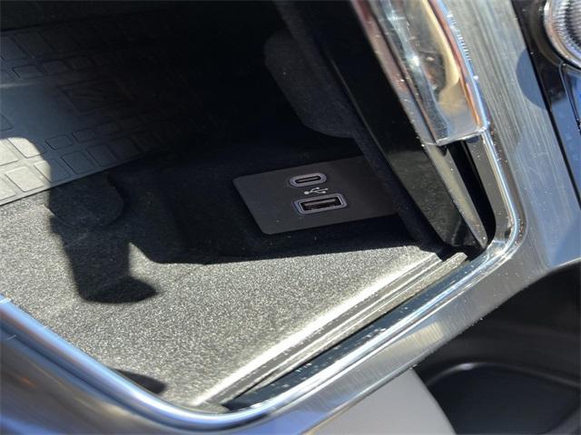 Photo of 2021 Pristine White Lincoln Nautilus